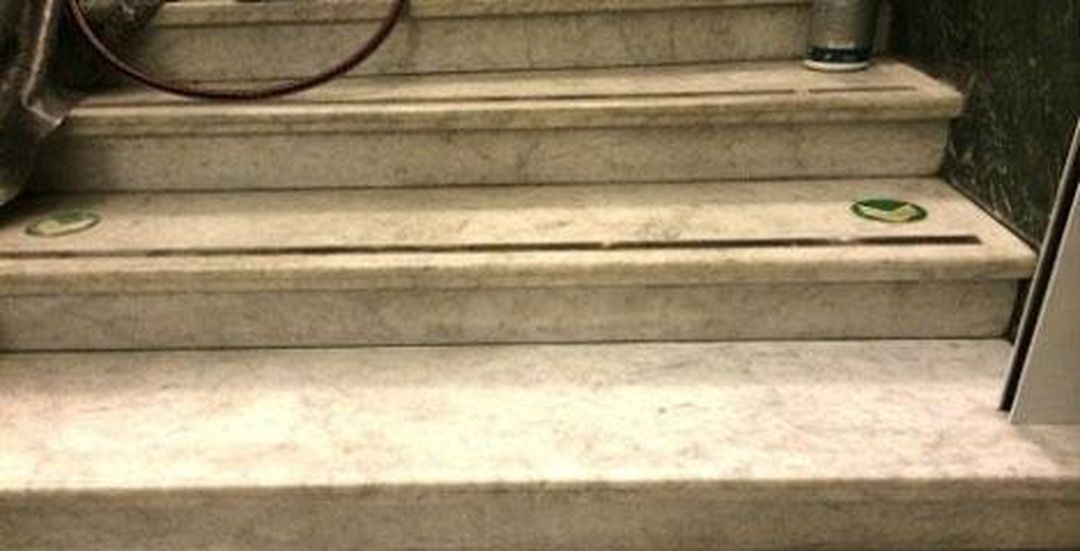Čištění a renovace mramorových schodů