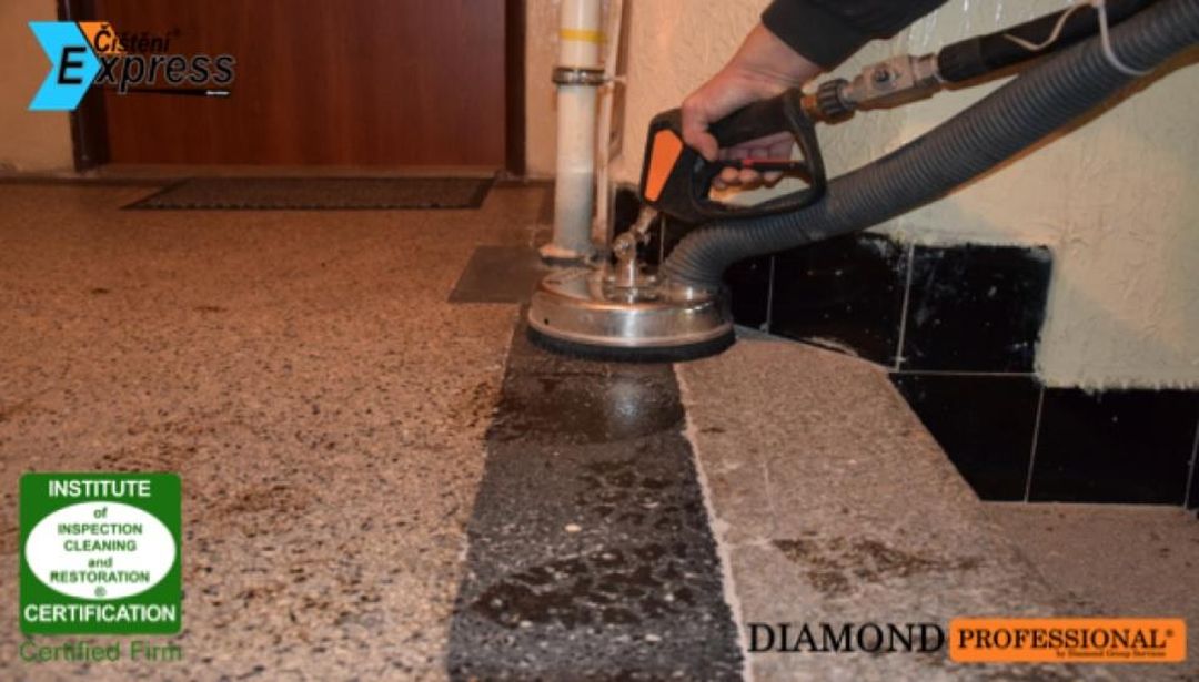 Čištění a renovace teraco schodů